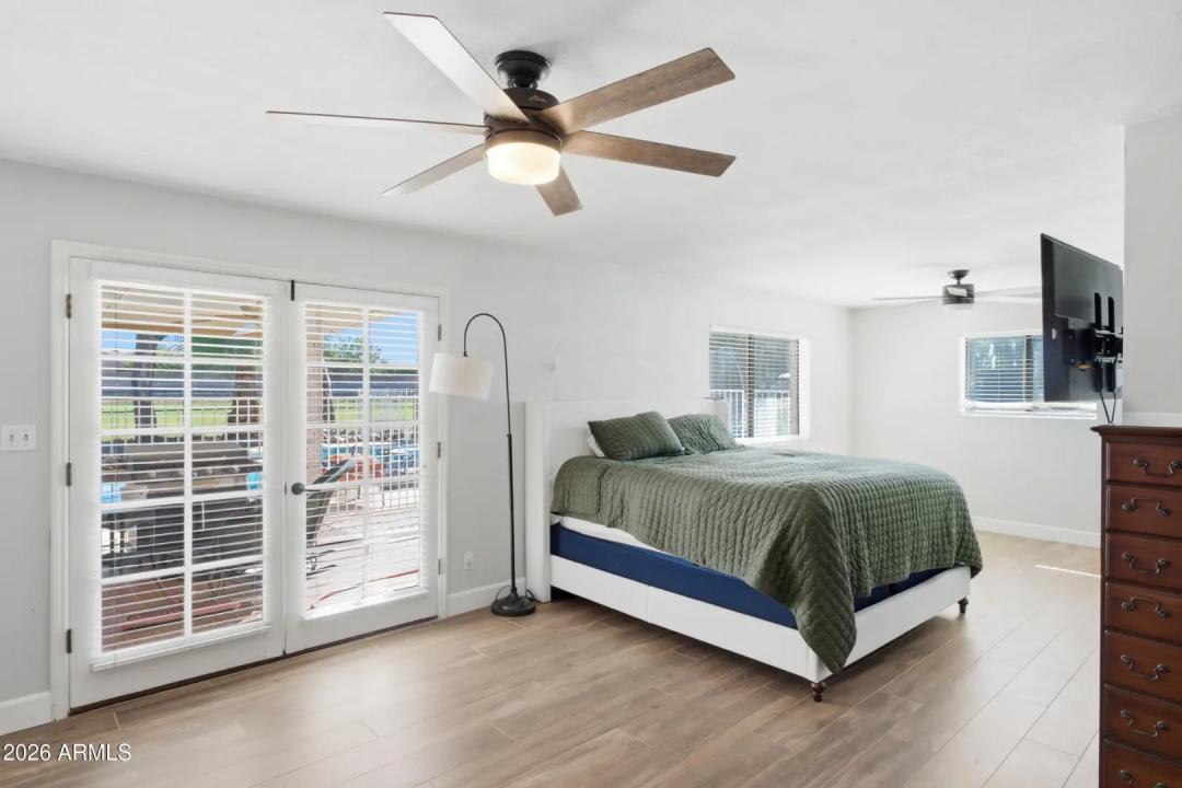 Real Estate Picture 18