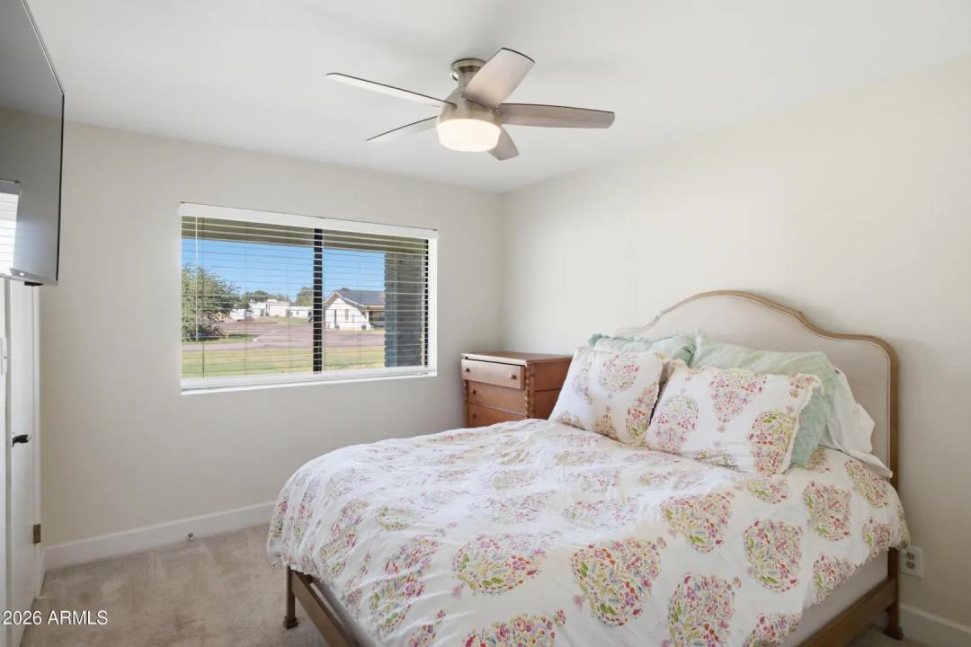 Real Estate Picture 23