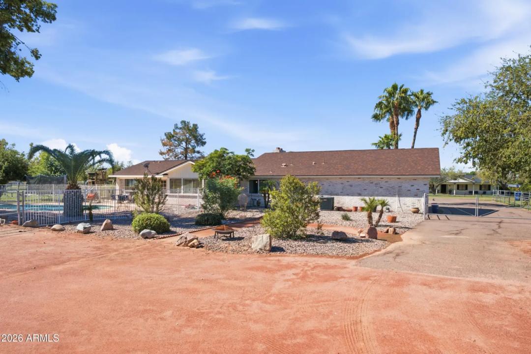 Real Estate Picture 32