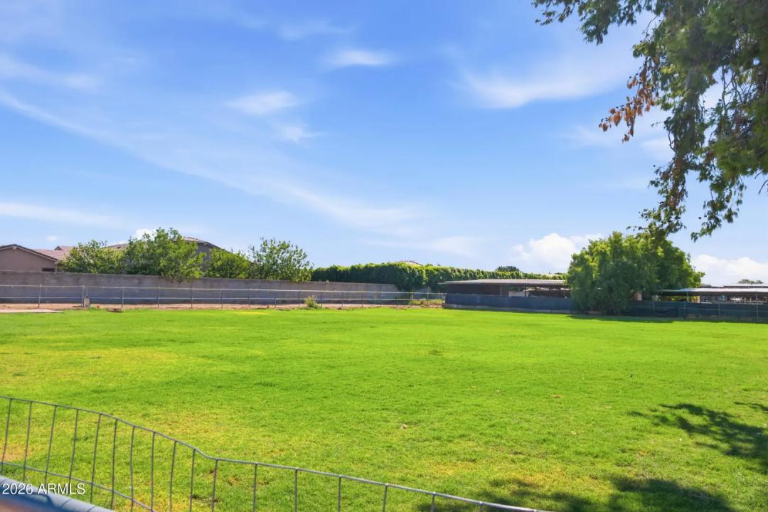 Real Estate Picture 42