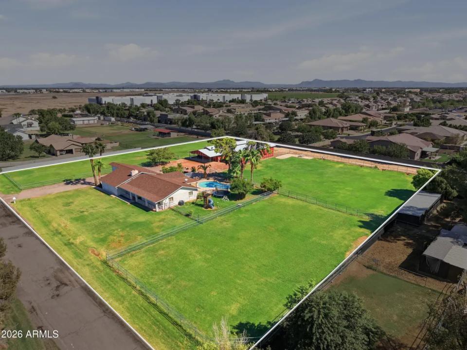 Real Estate Picture 50