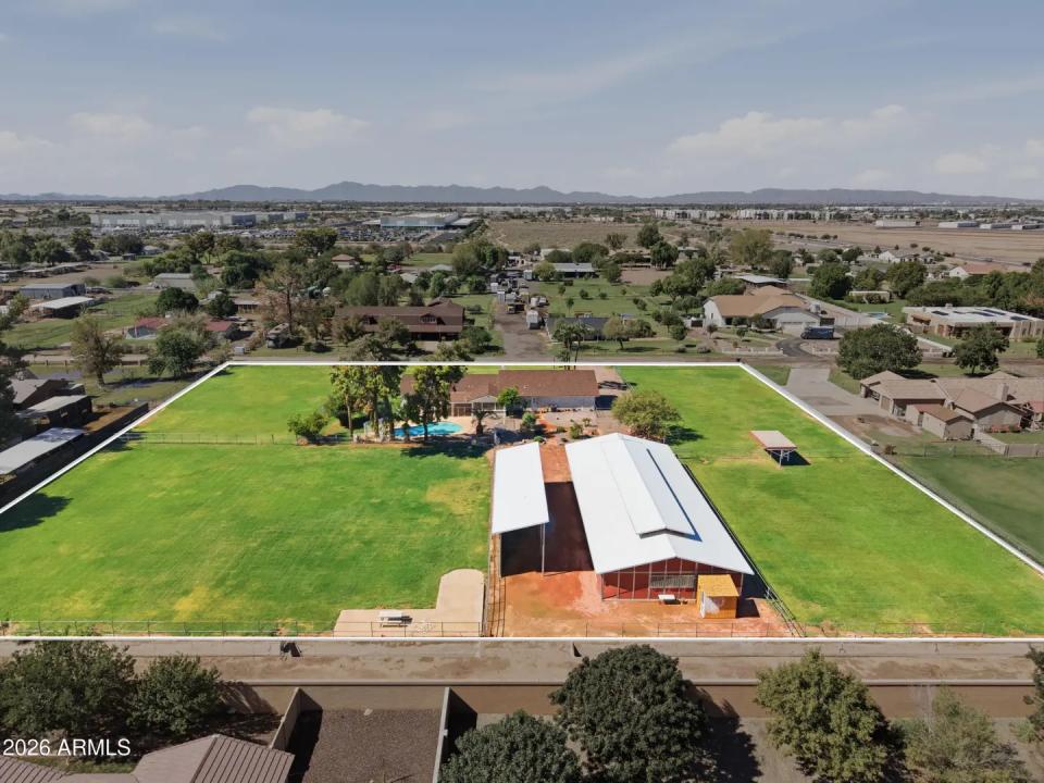 Real Estate Picture 2