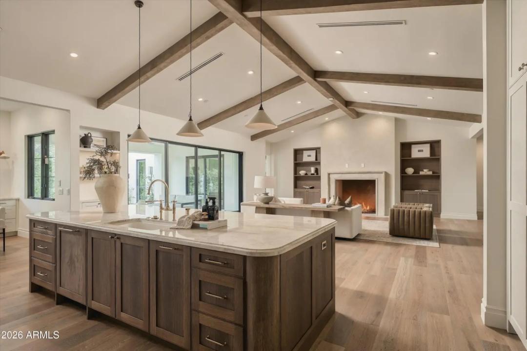 Real Estate Picture 9