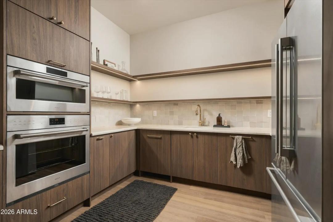Real Estate Picture 10