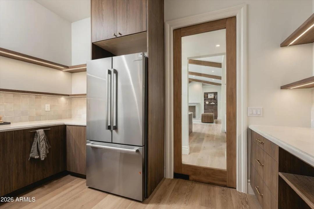 Real Estate Picture 11