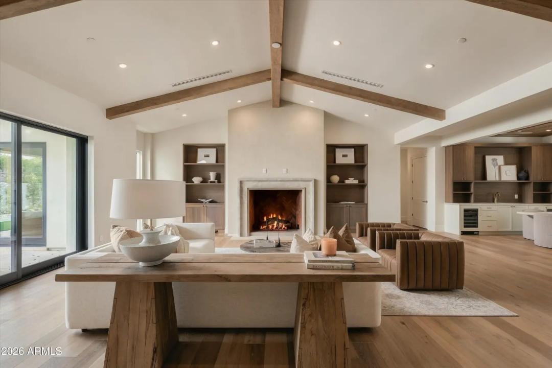 Real Estate Picture 14