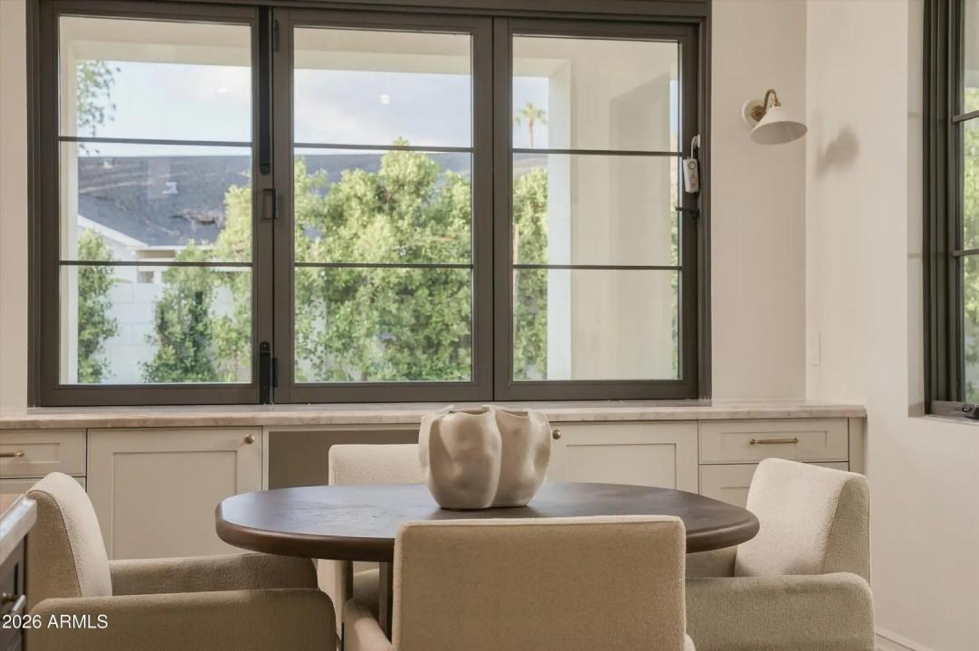 Real Estate Picture 24