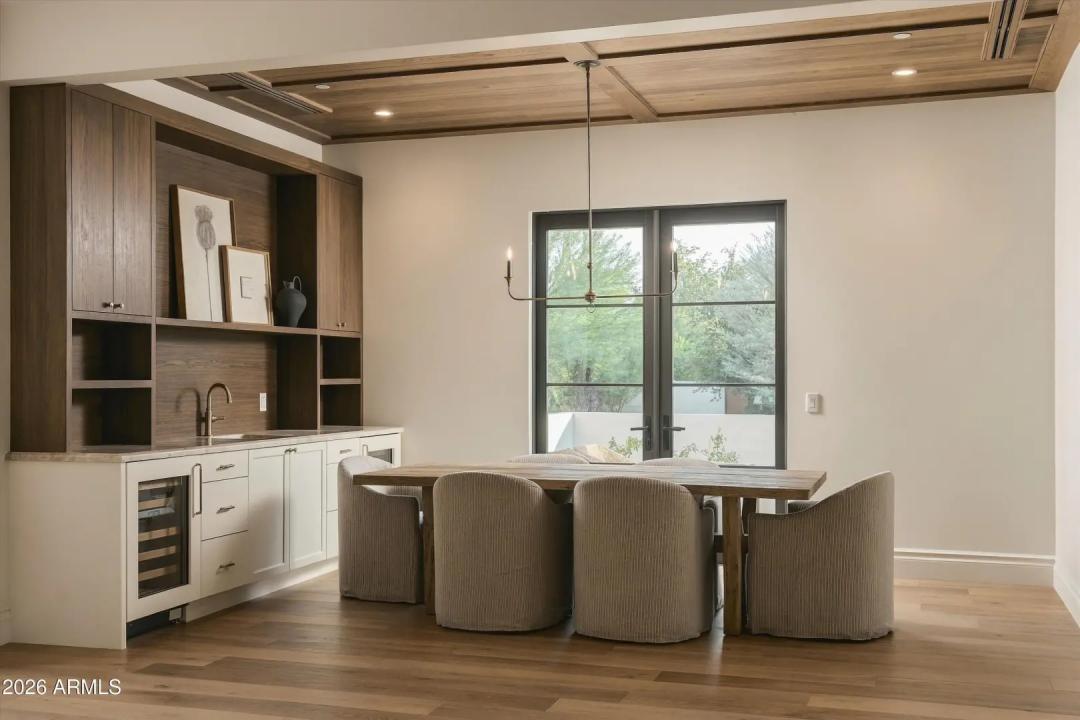 Real Estate Picture 12