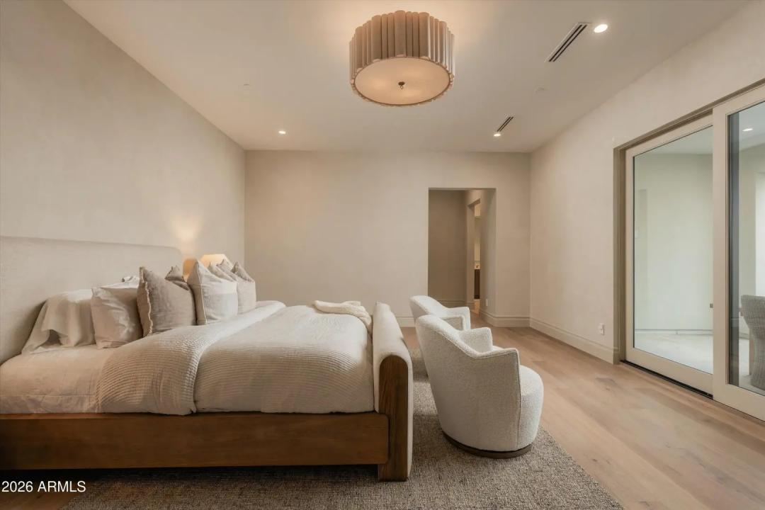 Real Estate Picture 18