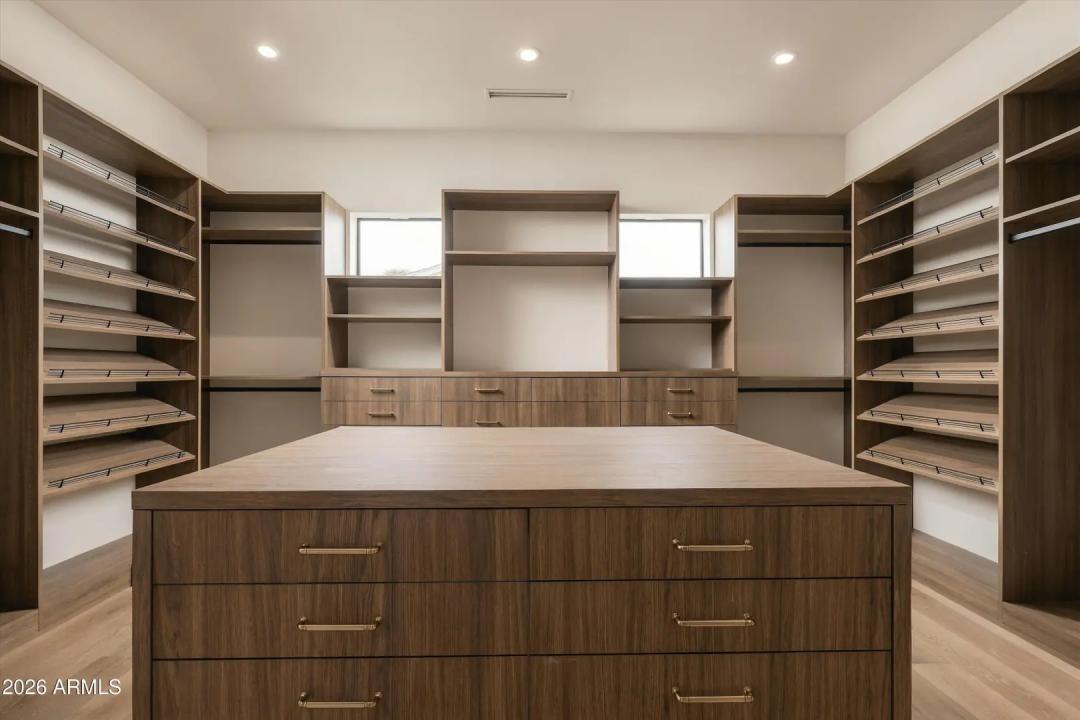 Real Estate Picture 22