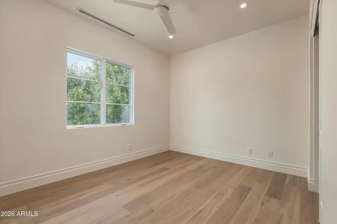 Real Estate Picture 36