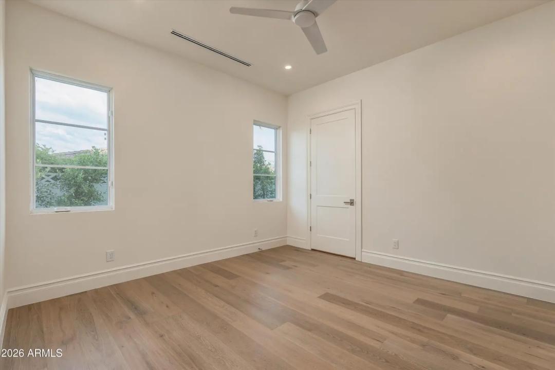 Real Estate Picture 39