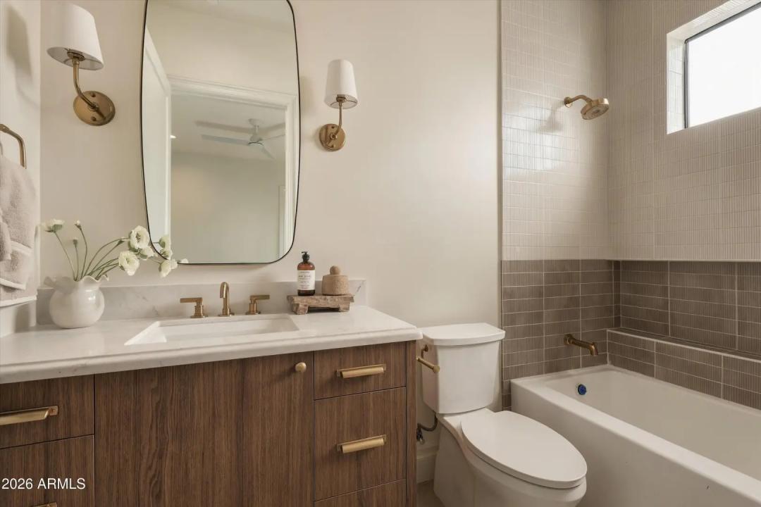Real Estate Picture 40