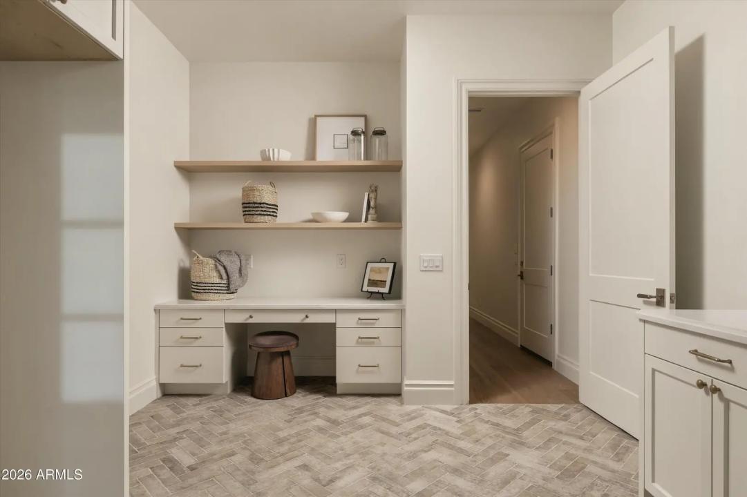 Real Estate Picture 33
