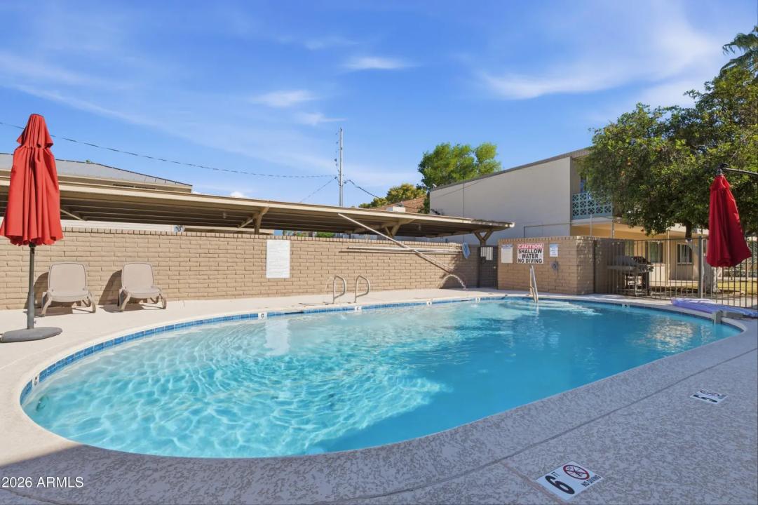 Real Estate Picture 11