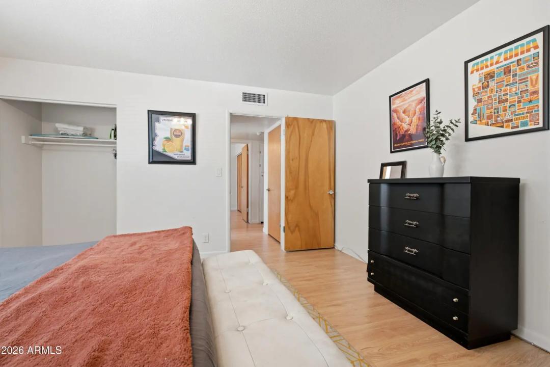 Real Estate Picture 10