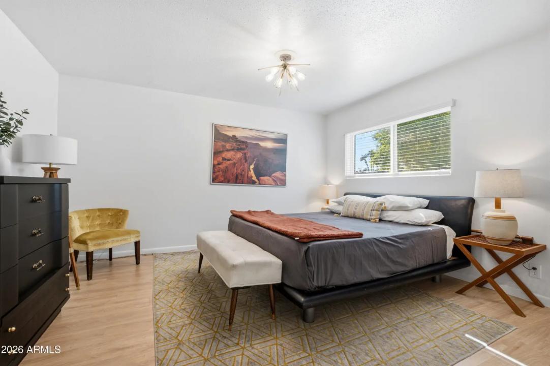 Real Estate Picture 6
