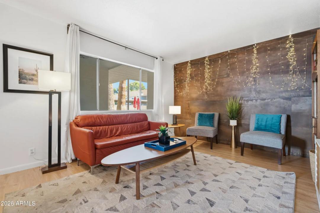Real Estate Picture 5