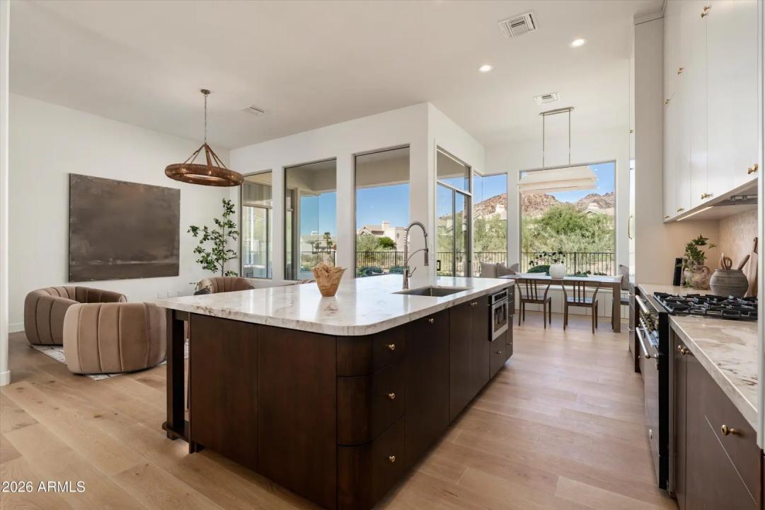 Real Estate Picture 3