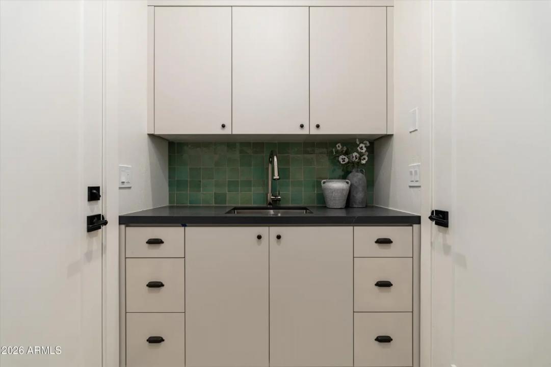 Real Estate Picture 15