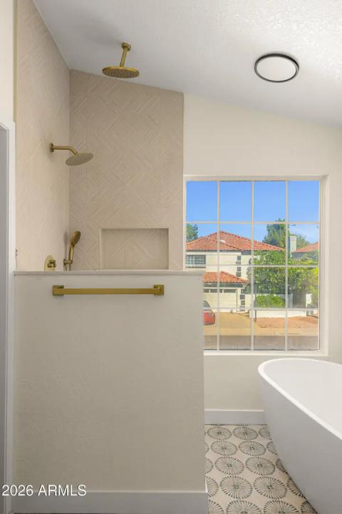 Real Estate Picture 11