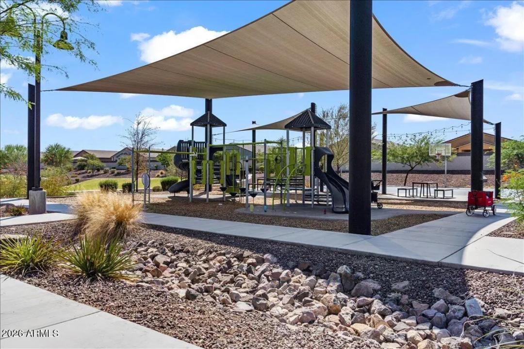 Real Estate Picture 26
