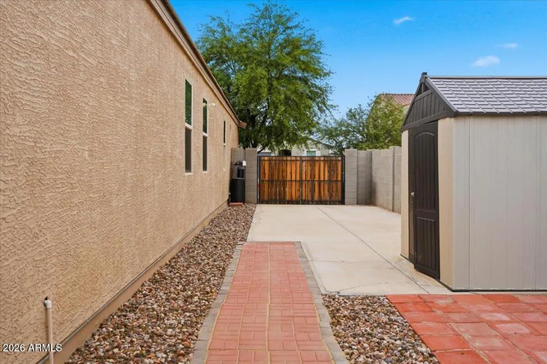 Real Estate Picture 22