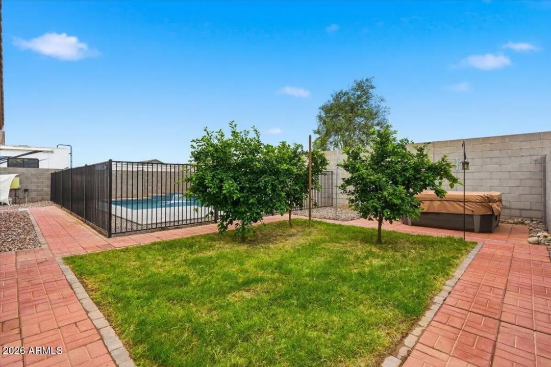 Real Estate Picture 19