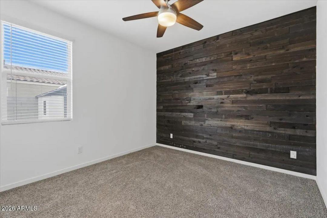 Real Estate Picture 16