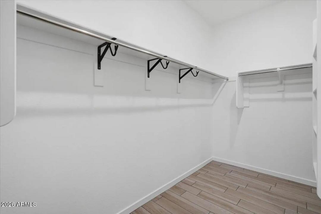 Real Estate Picture 11