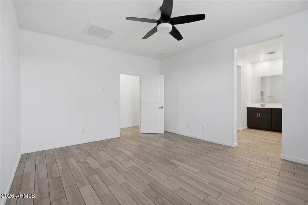 Real Estate Picture 9