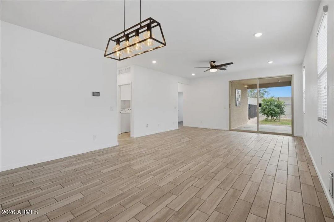 Real Estate Picture 8