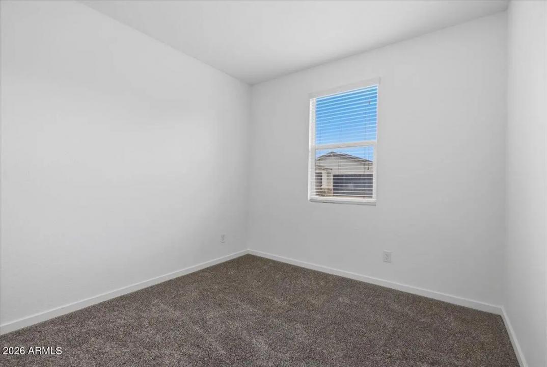 Real Estate Picture 12