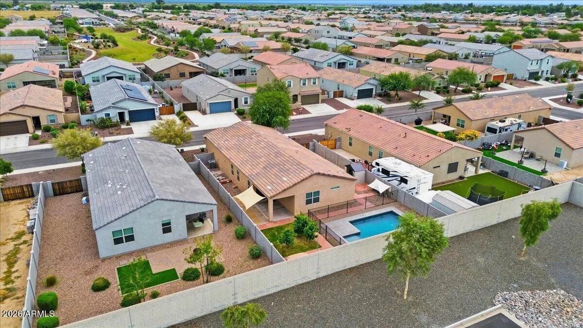 Real Estate Picture 23