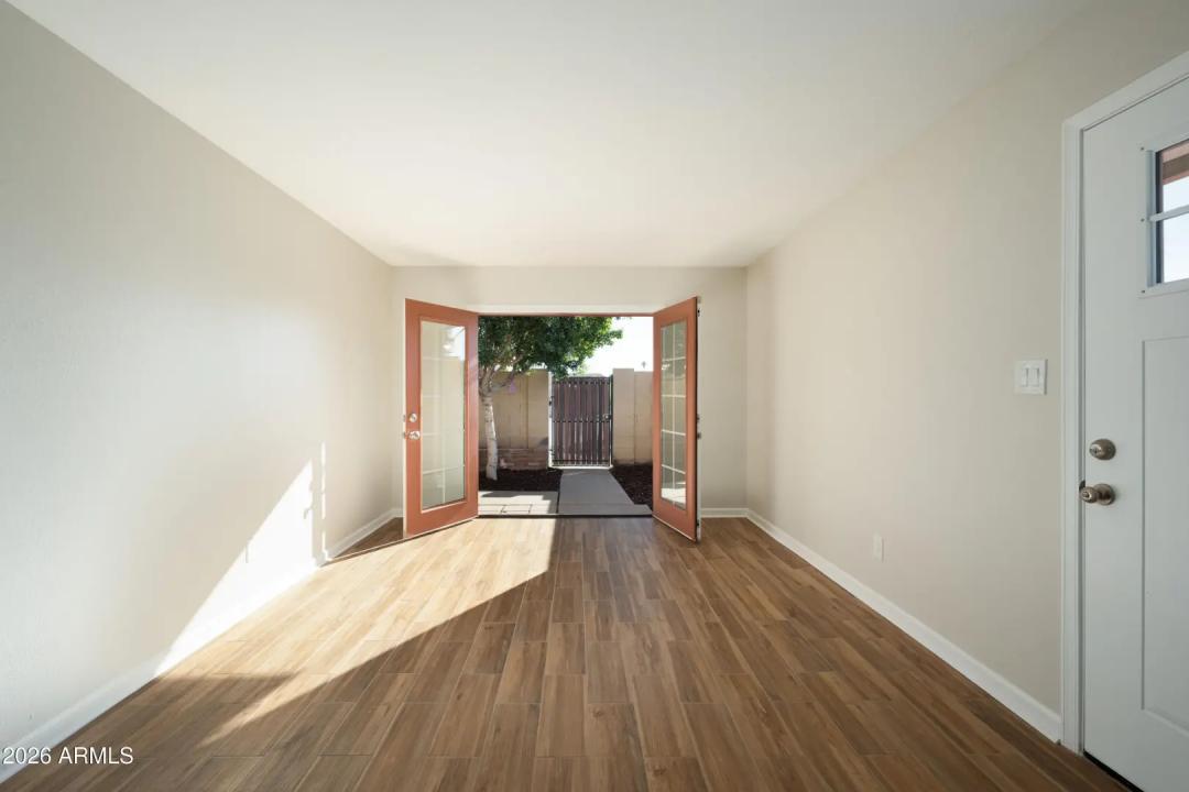 Real Estate Picture 3