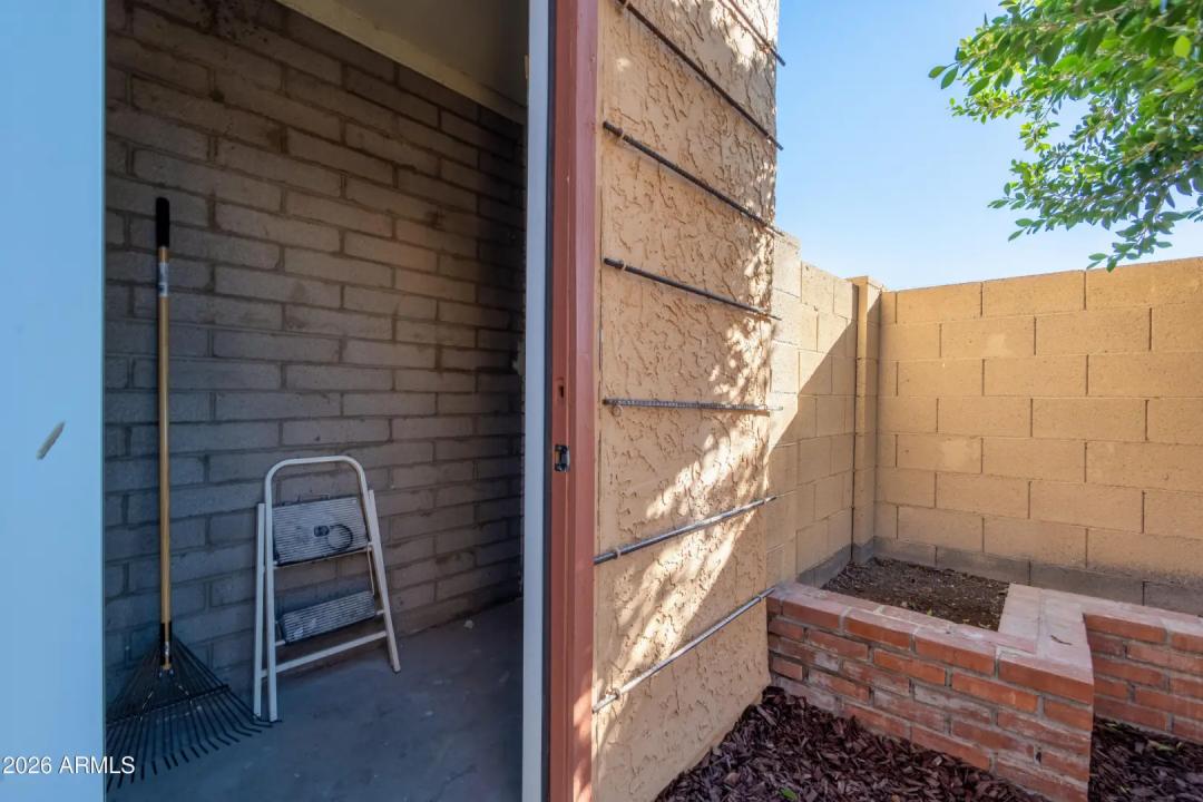 Real Estate Picture 13