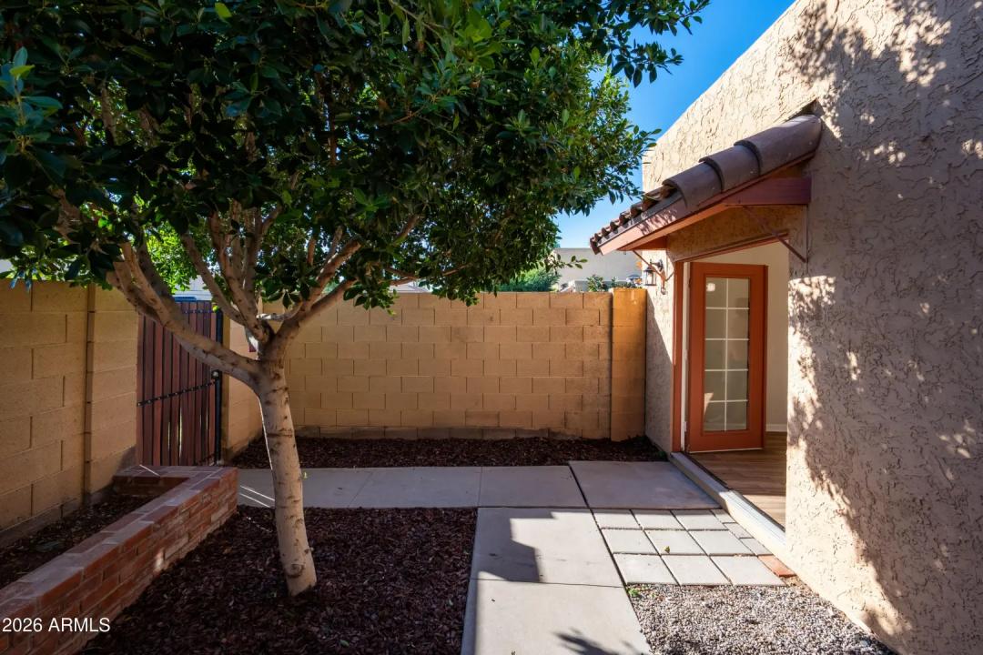 Real Estate Picture 16