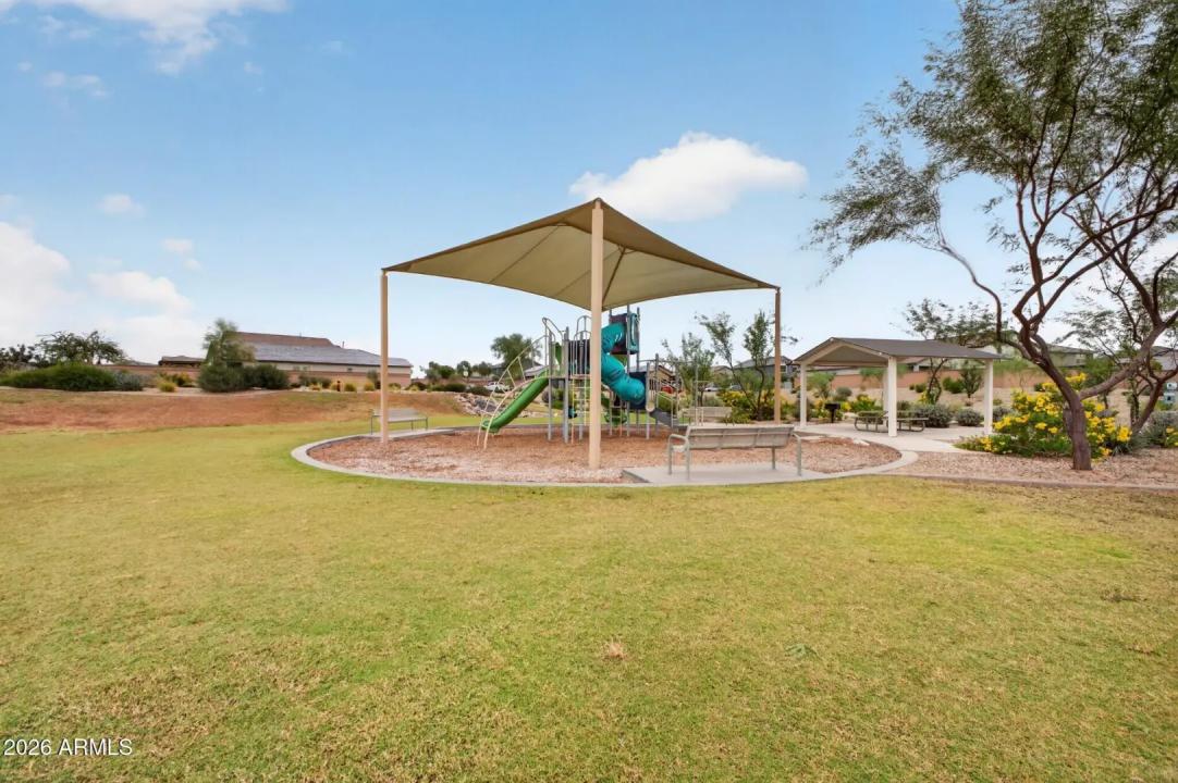 Real Estate Picture 24