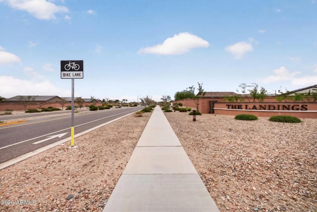 Real Estate Picture 23