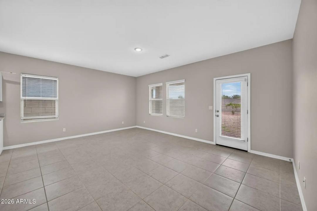 Real Estate Picture 7