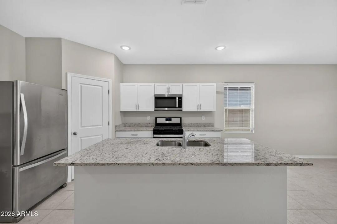 Real Estate Picture 5