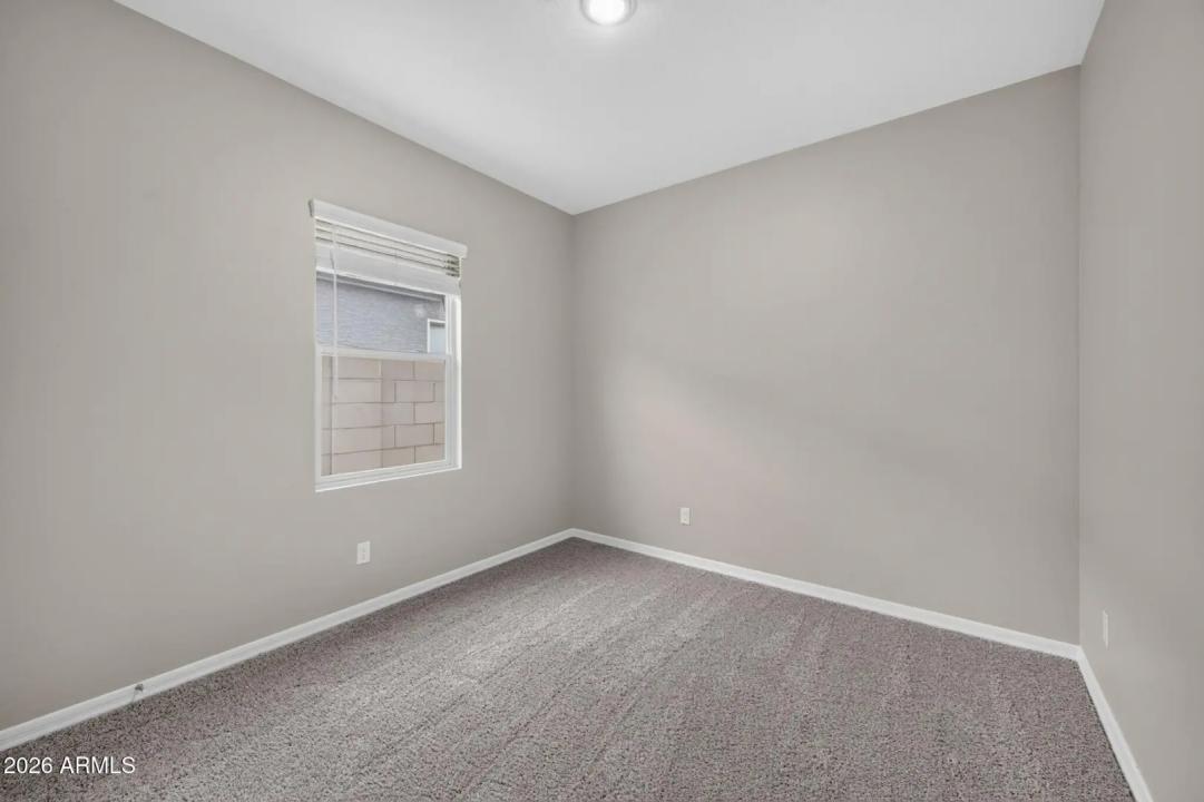 Real Estate Picture 18