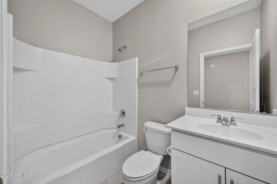Real Estate Picture 17