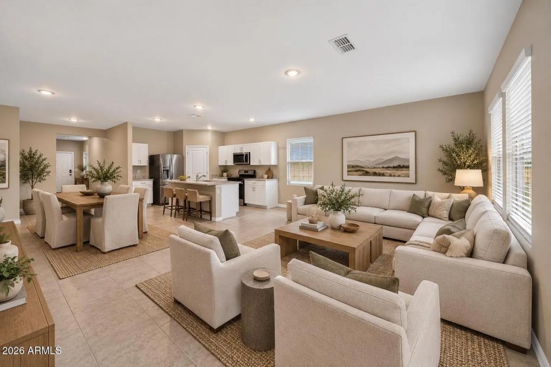 Real Estate Picture 3