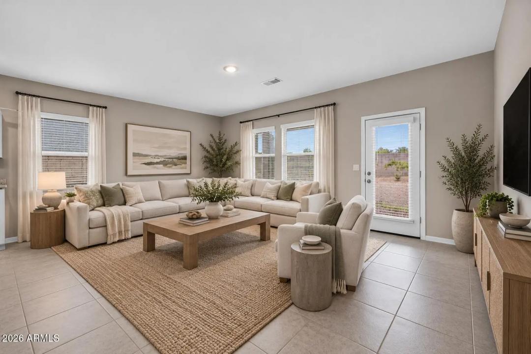 Real Estate Picture 6