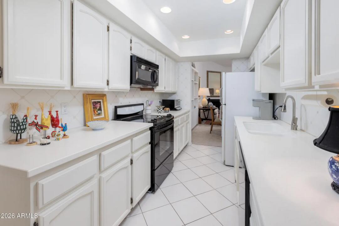 Real Estate Picture 4
