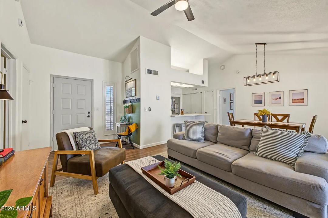 Real Estate Picture 6