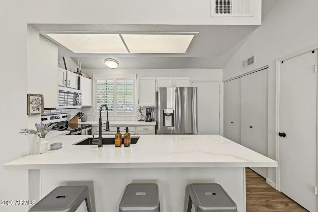 Real Estate Picture 9