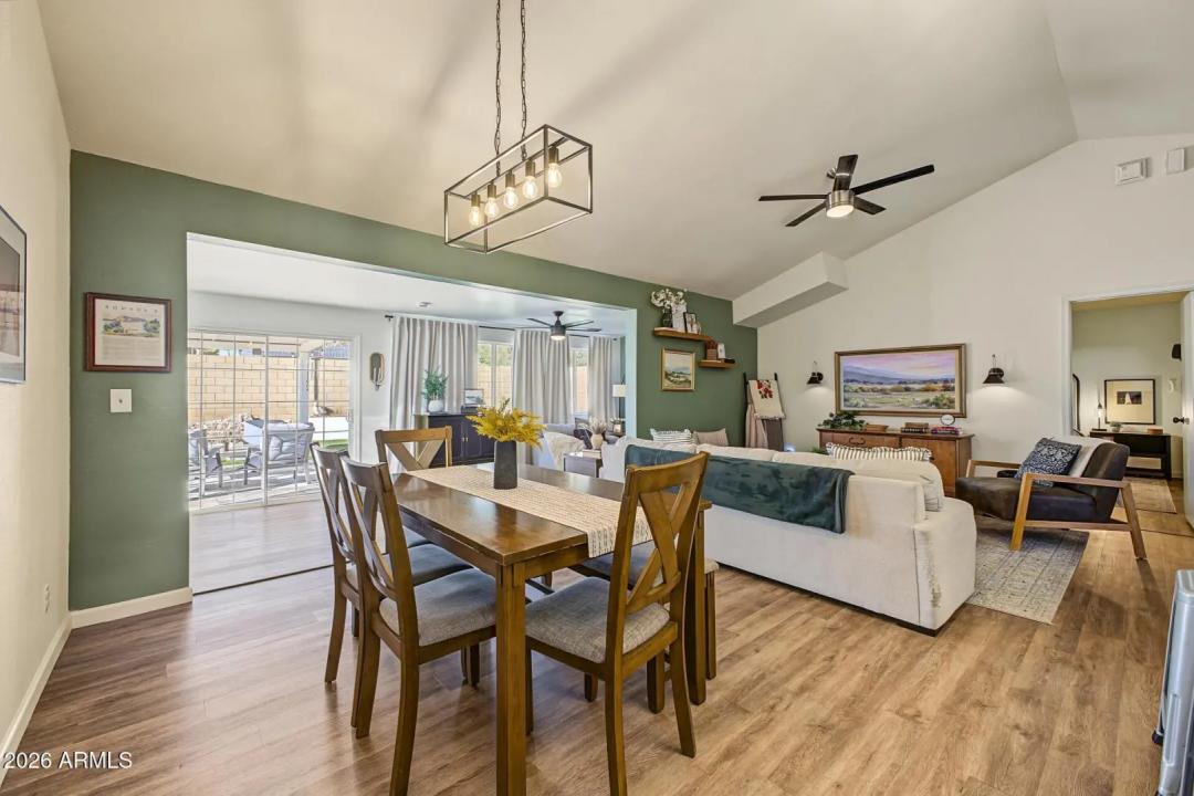 Real Estate Picture 12