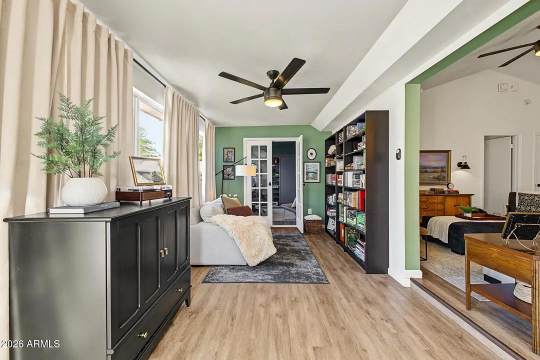 Real Estate Picture 13